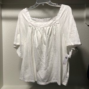 BNWT Gap shirt